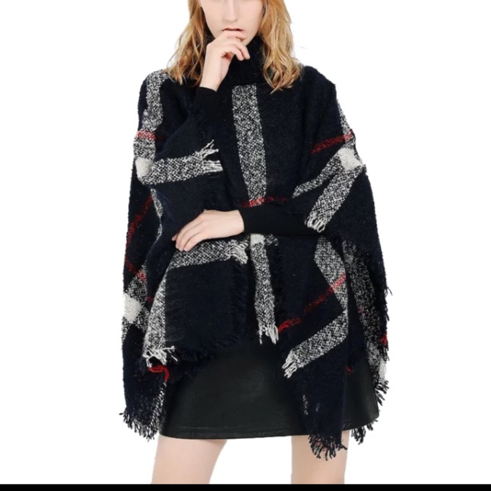 SALE! 🌴plaid poncho turtleneck in black plaid